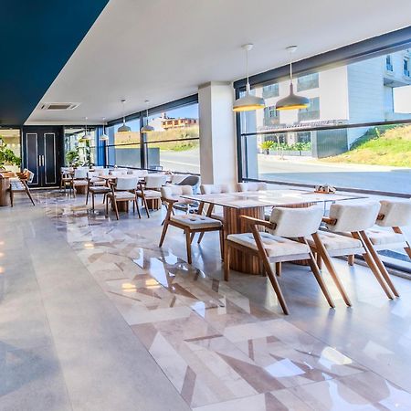 Heaven Premium Hotel Restaurant & Airport Shuttle Arnavutkoy Bagian luar foto
