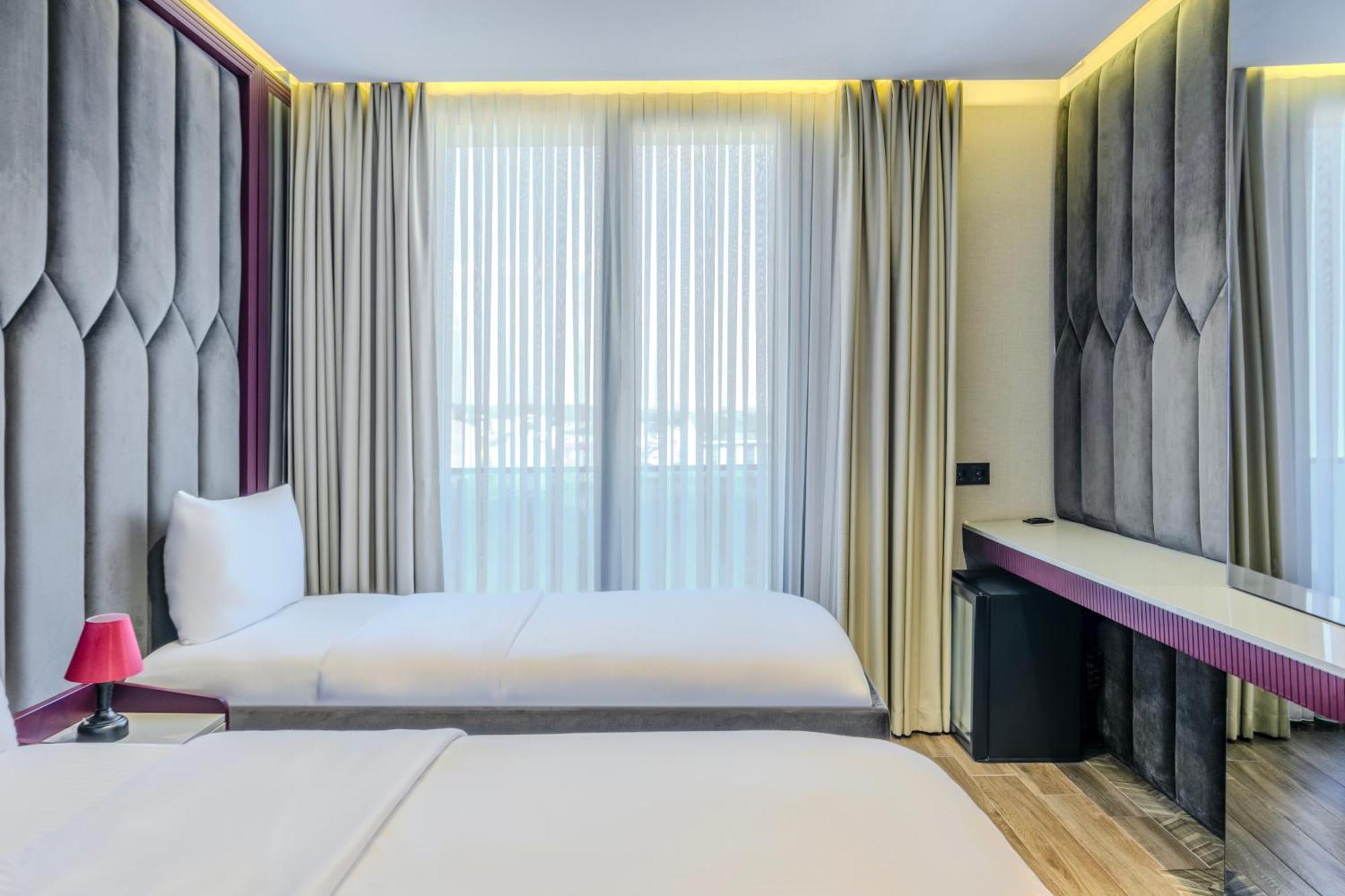 Heaven Premium Hotel Restaurant & Airport Shuttle Arnavutkoy Bagian luar foto