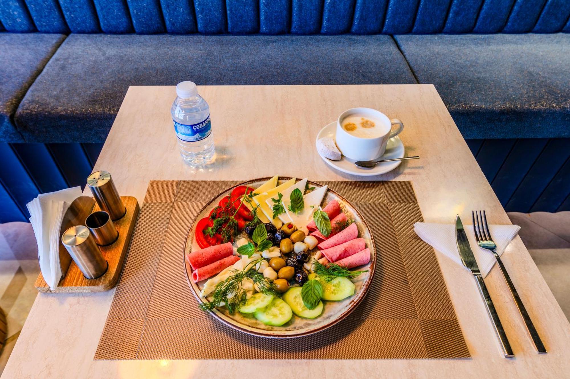 Heaven Premium Hotel Restaurant & Airport Shuttle Arnavutkoy Bagian luar foto